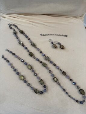 Premier Jewelry Beaded Lavender and Gold Necklace, Earrings & Bracelet Set